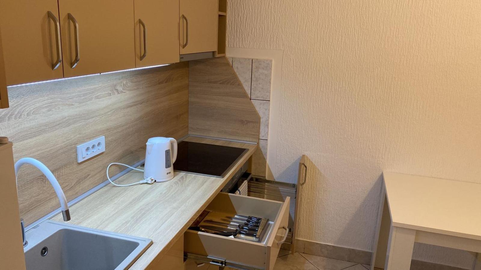 Apartmani Lime Petrovac na moru Exterior foto