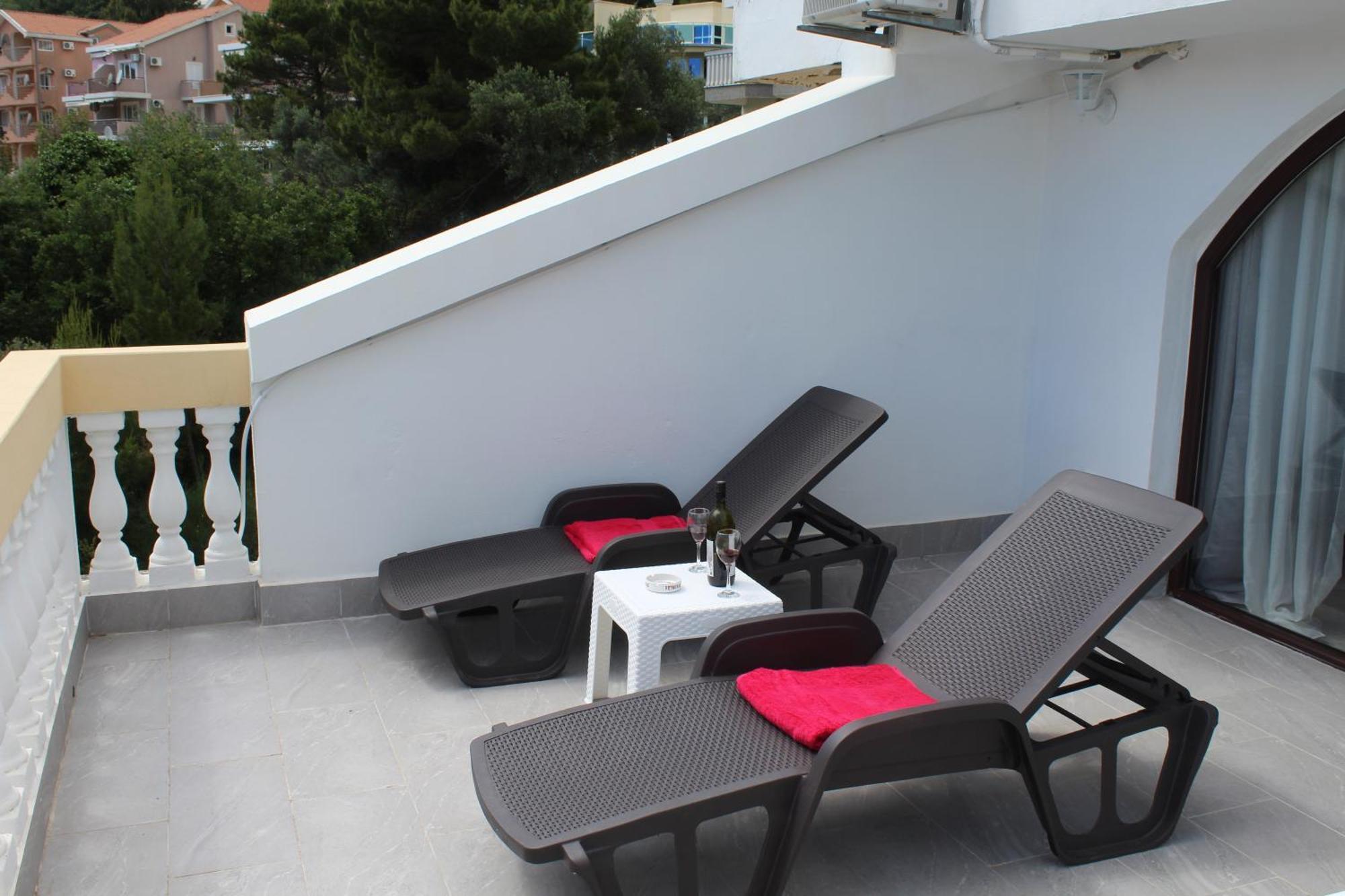 Apartmani Lime Petrovac na moru Exterior foto